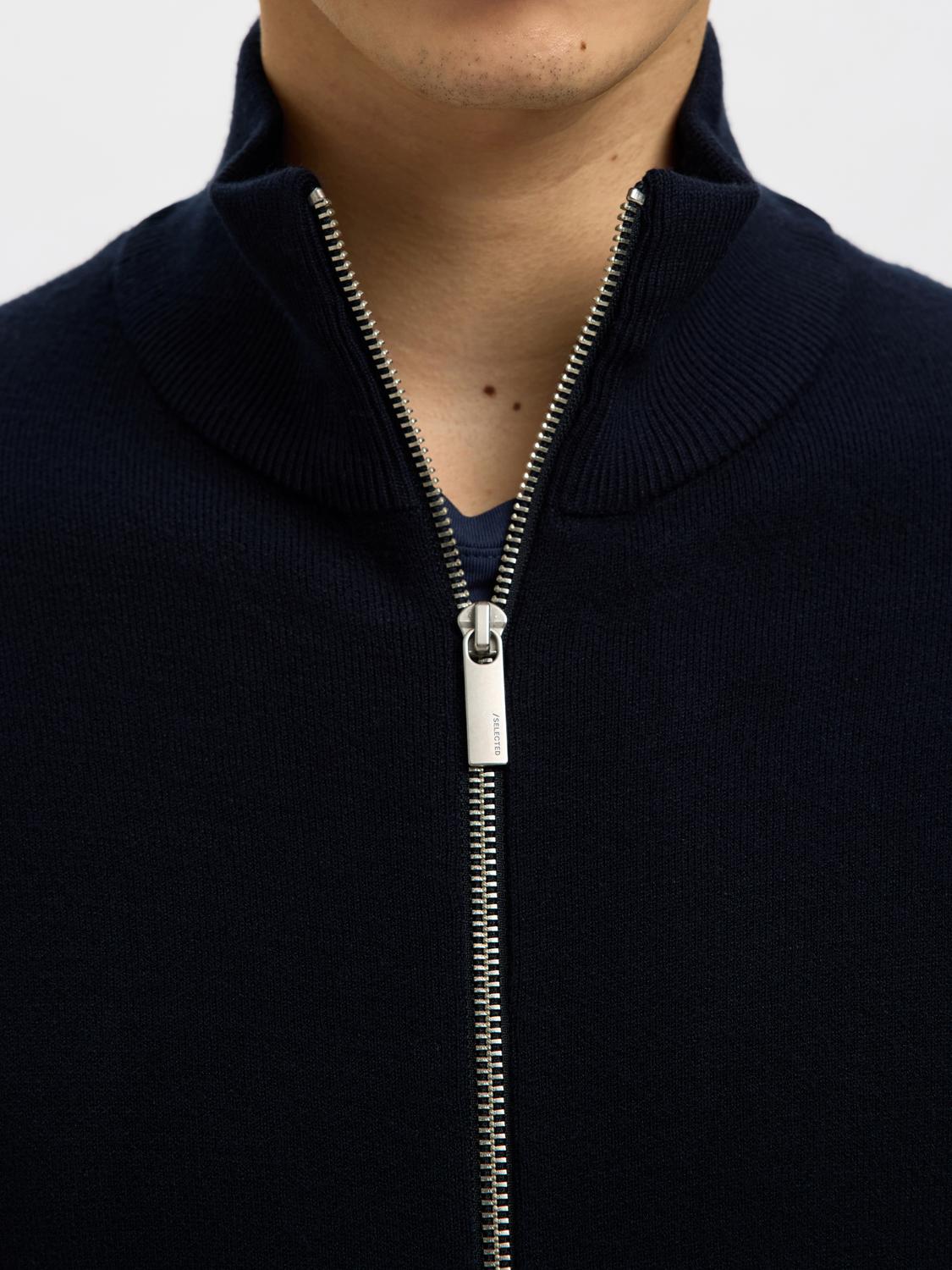 model_shot-detail
